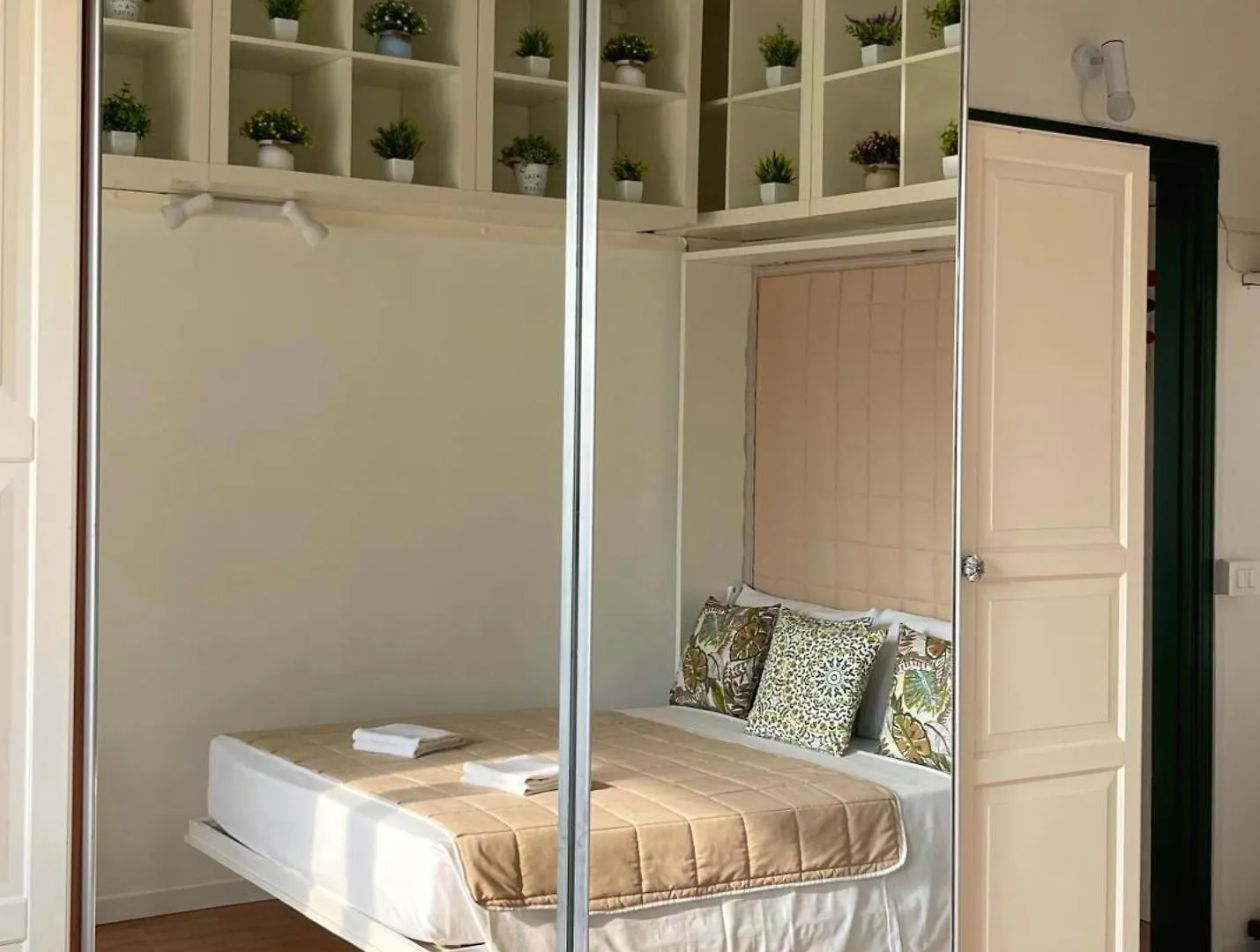 Cozy Green Studio Milan Italy