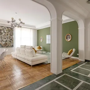 Апартаменты Heart Duomo District, Милан